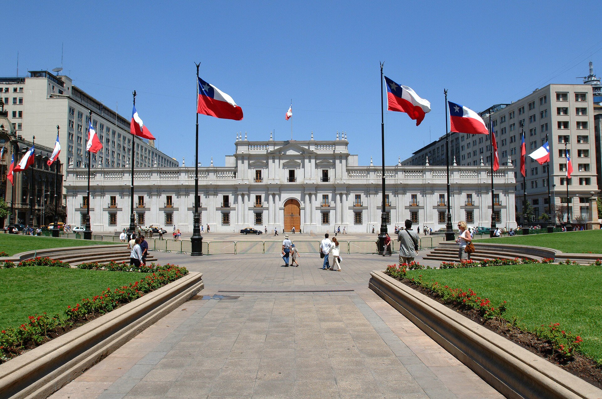 Palacio de La Moneda, sede del gobierno de Chile, visto desde la Plaza de la Constitución